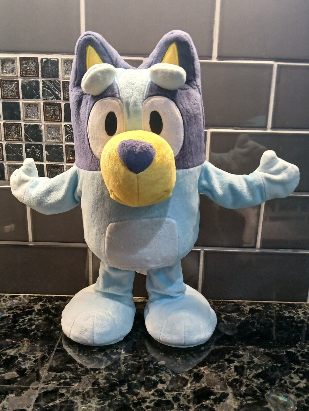 Bluey Dance and Play 14" Animated Plush by Moose Toys.